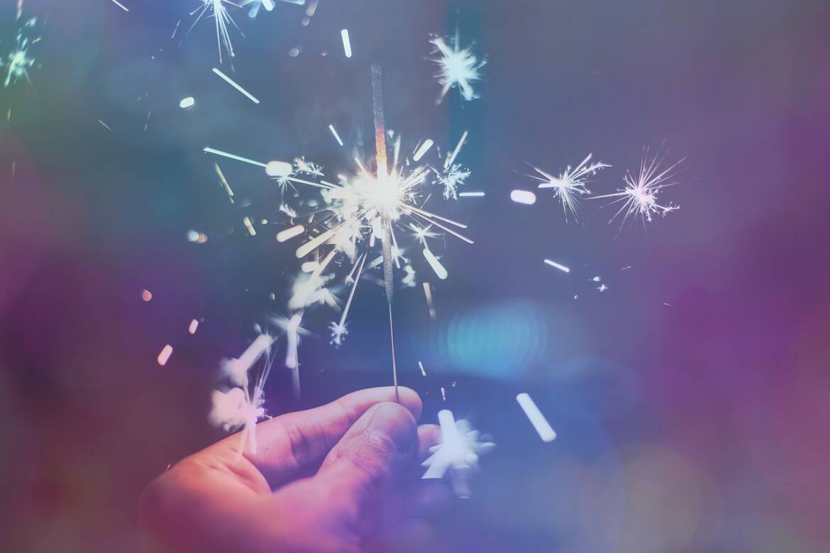 sparkler-1941779_1280.jpg